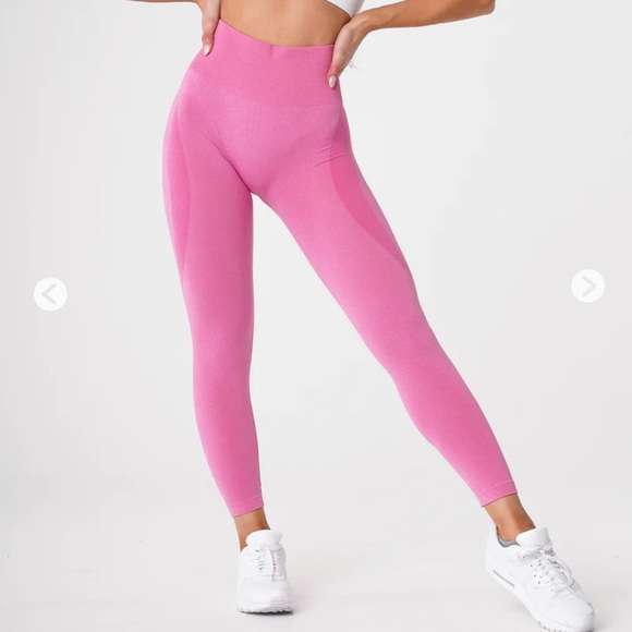 SOLD- NVGTN contour leggings in Bubble Gum - Picture 4 of 11